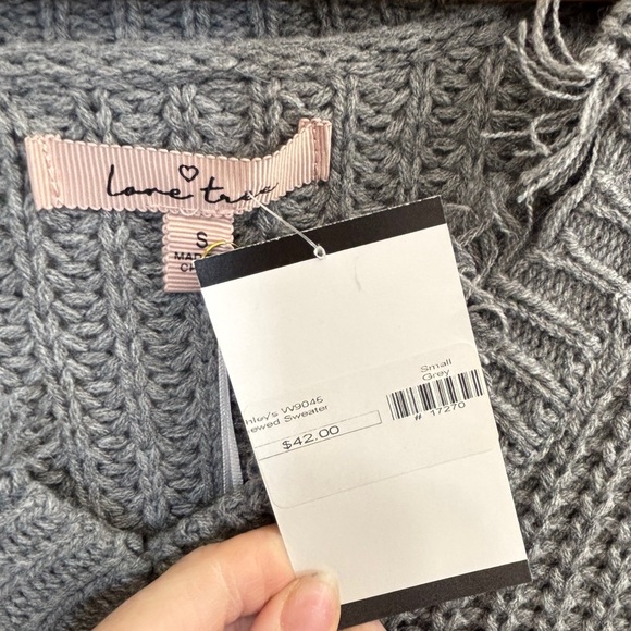 Love Tree Gray Chunky Knit V-Neck Sweater - Picture 3 of 4